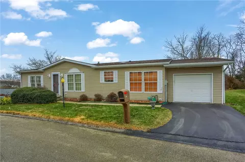 810 Wild Violet Dr, Pittsburgh, PA 15239