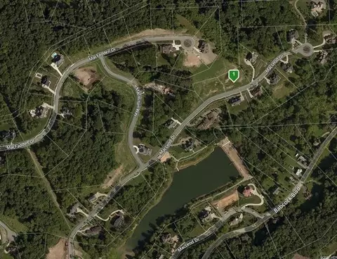 566 Macleod Dr, Gibsonia, PA 15044