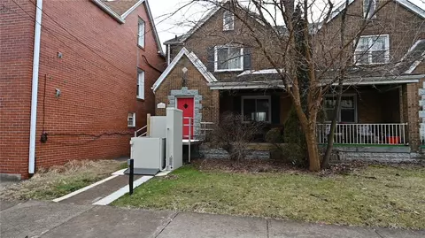 7026 Blackhawk St, Pittsburgh, PA 15218