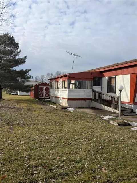 121 Brians Ct, Portersville, PA 16051