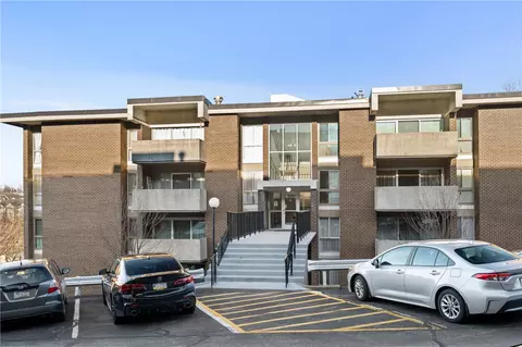 4402 Charlemagne Cir, Pittsburgh, PA 15237