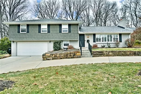 332 Holiday Dr, Pittsburgh, PA 15237