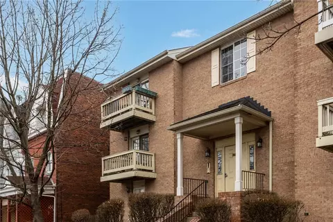 3266 Ward St #9, Pittsburgh, PA 15213