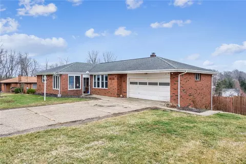 7083 Beverly Rd, Finleyville, PA 15332