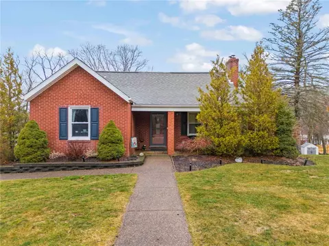 208 Grandview Dr, Mcmurray, PA 15317