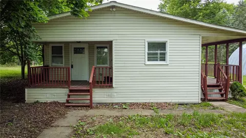 1975 Oneida Valley Rd, Karns City, PA 16041