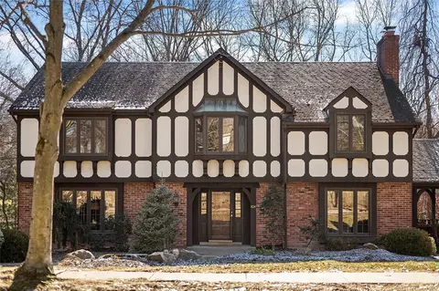 824 Flint Ridge Rd, Pittsburgh, PA 15243