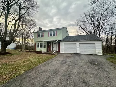 116 Knollwood Dr, Industry, PA 15052