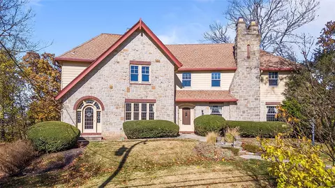 30 Vernon Dr, Pittsburgh, PA 15228