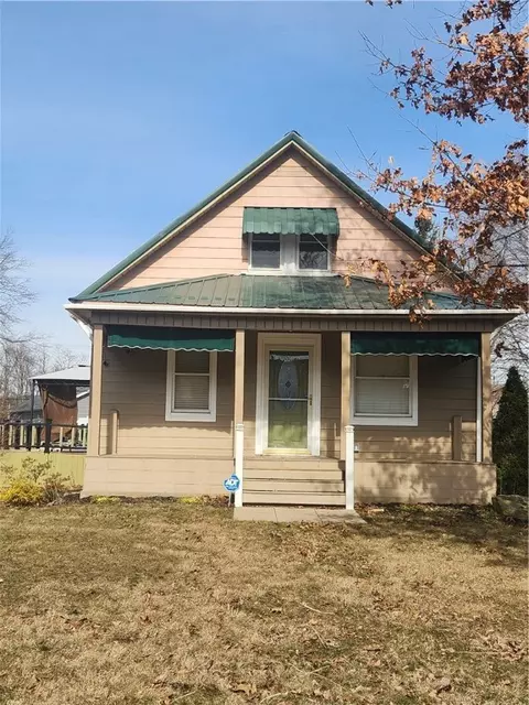 230 State Ave, Ellwood City, PA 16117