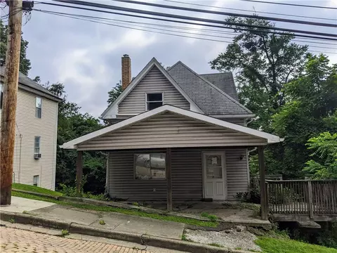 242 Seneca St, Turtle Creek, PA 15145