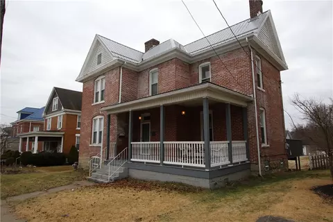 109 Cherry Ave, Houston, PA 15342