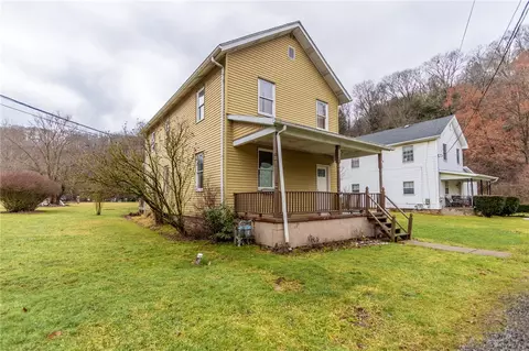 109 Saint Stevens Pl, East Brady, PA 16028