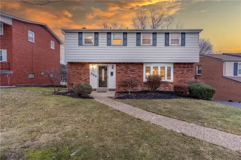 569 Clemson Dr, Pittsburgh, PA 15243