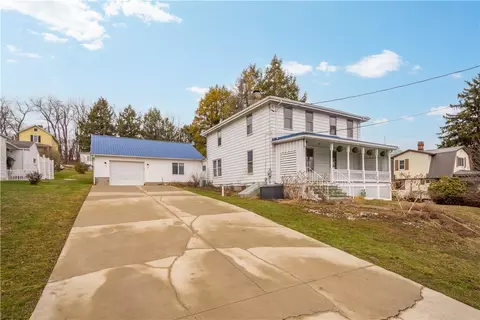 203 3rd St, Bentleyville, PA 15314
