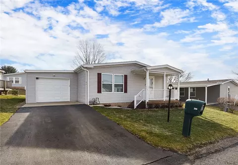296 Ridge Ln, Murrysville, PA 15668