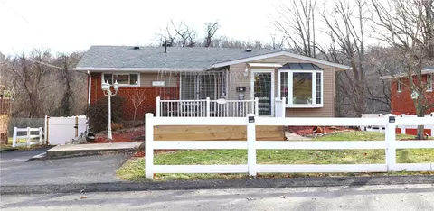 543 Sunnyfield Dr, Monroeville, PA 15146