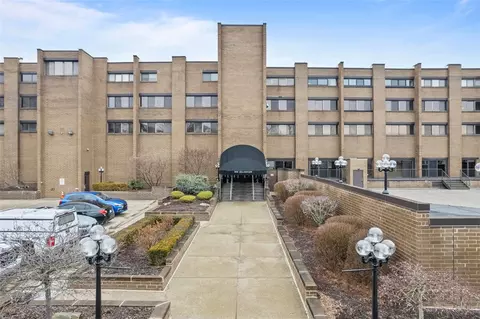 1000 Grandview Ave #1102, Pittsburgh, PA 15211