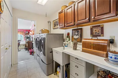 702 Sturbridge Ln, Export, PA 15632 photo 13