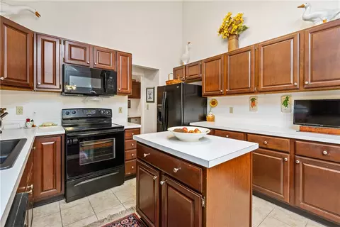 702 Sturbridge Ln, Export, PA 15632 photo 12