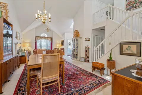 702 Sturbridge Ln, Export, PA 15632 photo 4