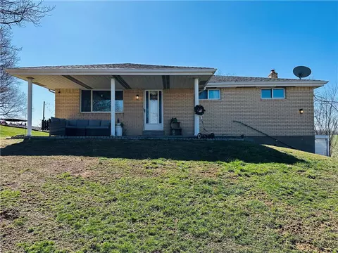 305 Deerfield Rd, Washington, PA 15301