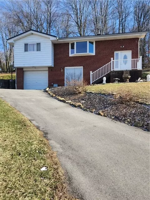5705 Grant St, Export, PA 15632 photo 2