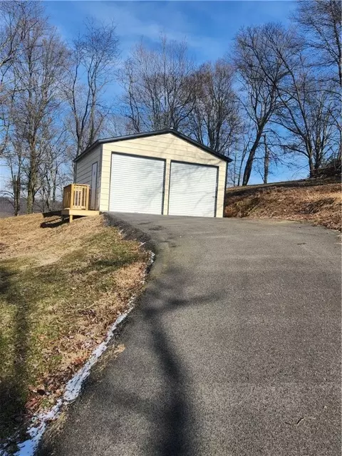 5705 Grant St, Export, PA 15632 photo 3