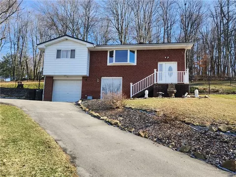5705 Grant St, Export, PA 15632