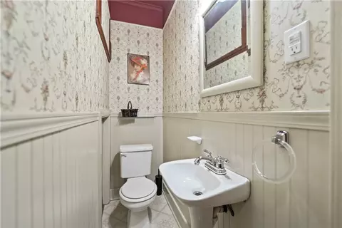 Bath - 435 Mitchell Ave, Clairton, PA 15025 photo 1 of 4