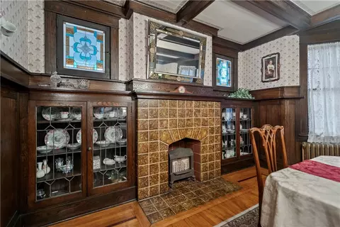 Dining - 435 Mitchell Ave, Clairton, PA 15025 photo 4 of 6