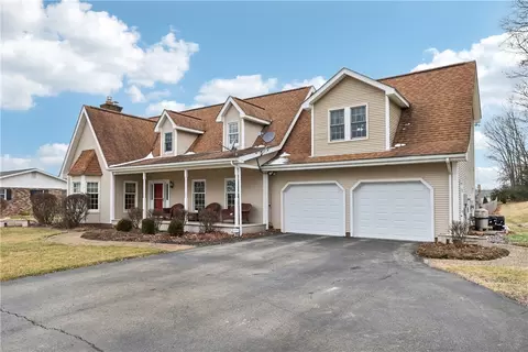 202 Locust Ln, Kittanning, PA 16201