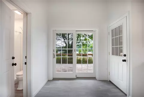 Entry Way - 402 Sunset Rd, Friedens, PA 15541 photo 3 of 6