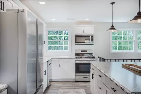 Kitchen - 402 Sunset Rd, Friedens, PA 15541 photo 1 of 2