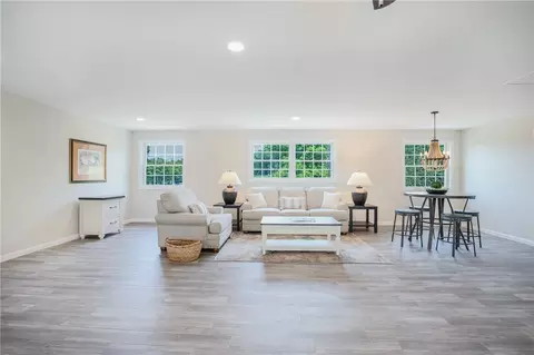Living - 402 Sunset Rd, Friedens, PA 15541 photo 4 of 5