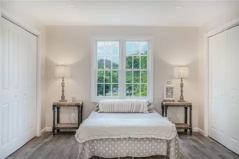 Bedroom - 402 Sunset Rd, Friedens, PA 15541 photo 3 of 4