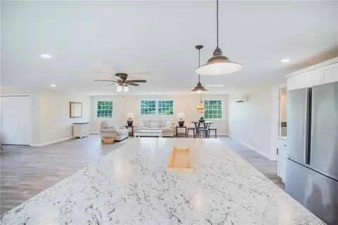 Living - 402 Sunset Rd, Friedens, PA 15541 photo 2 of 5