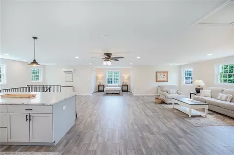 Living - 402 Sunset Rd, Friedens, PA 15541 photo 3 of 5