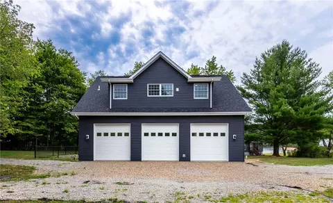 402 Sunset Rd, Friedens, PA 15541
