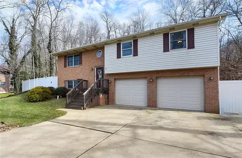 153 Edgewater Dr, Monaca, PA 15061