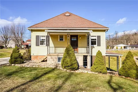 116 Karr Ln, Irwin, PA 15642