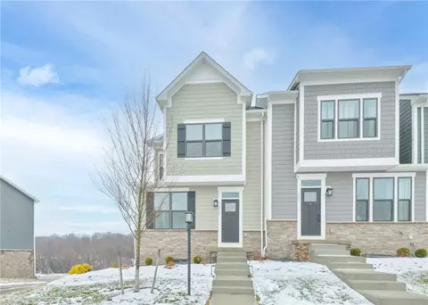 205 Marketplace Ave, Coraopolis, PA 15108