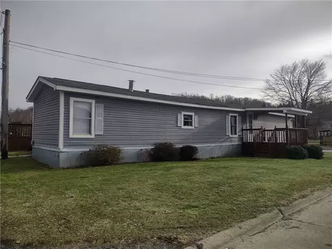 309 Main St, Wampum, PA 16157