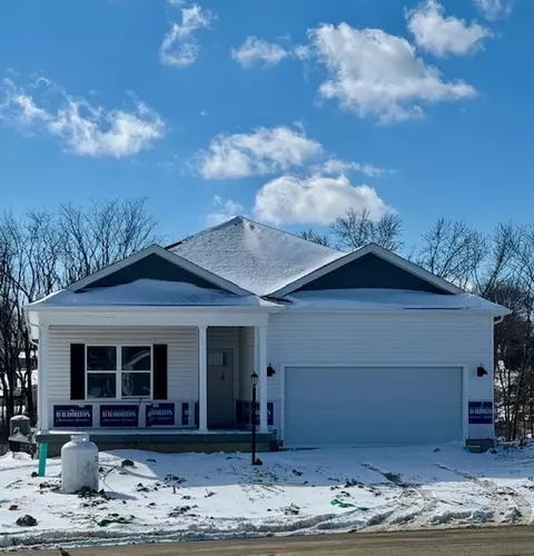 389 Gleneagles Dr, Butler, PA 16001