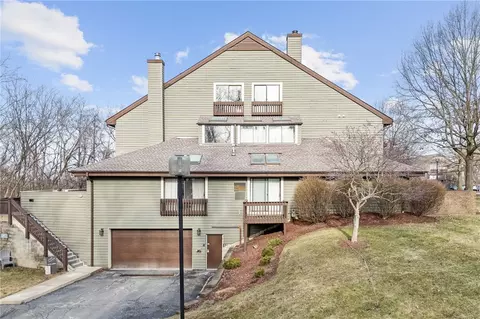 2815 Leona Ln, Coraopolis, PA 15108