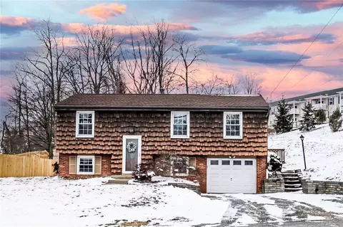 7432 Steubenville Pike, Oakdale, PA 15071