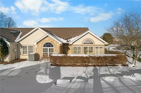 1702 Heather Heights Dr, Crescent, PA 15046