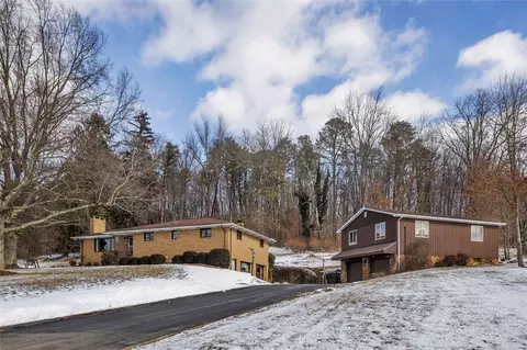 1602 Airport Rd, Vandergrift, PA 15690