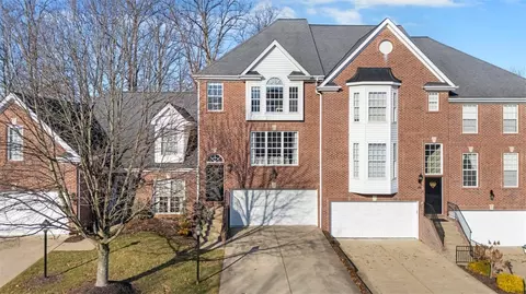 312 Princeton Dr, Mars, PA 16046