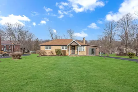 111 Eakin Dr, Beaver, PA 15009